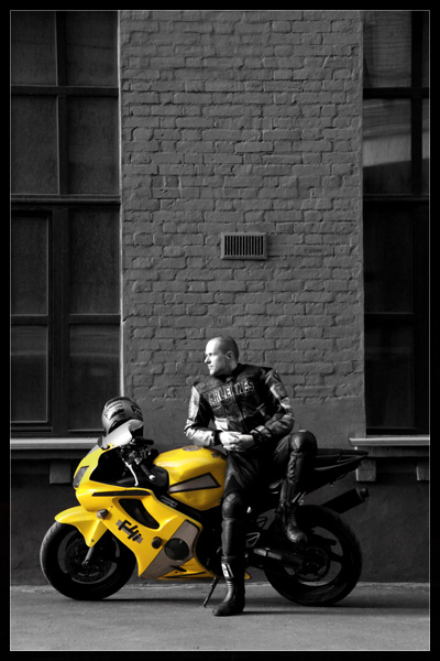 Швед F4i yellow