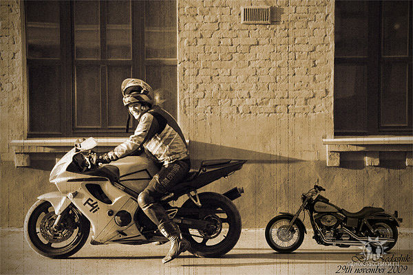 Швед F4i yellow
